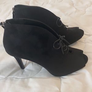 Impo Shanelle Faux Black suede like peep toe heels size 7 M Academia